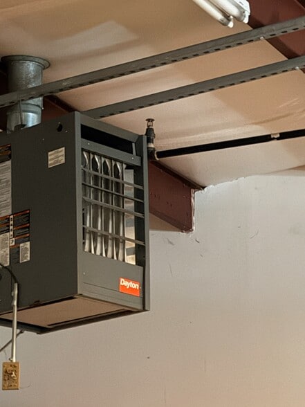 More Photos Of 100 Arnold Mill Way, Woodstock Light Distribution For Lease
