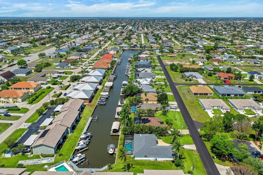 More Photos Of 4707 SW 8th Pl, Cape Coral Apartments For Sale