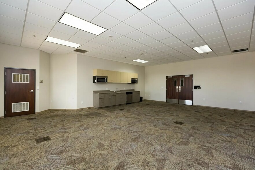 More Photos Of 10000 E University Dr, Prescott Valley Office For Sale