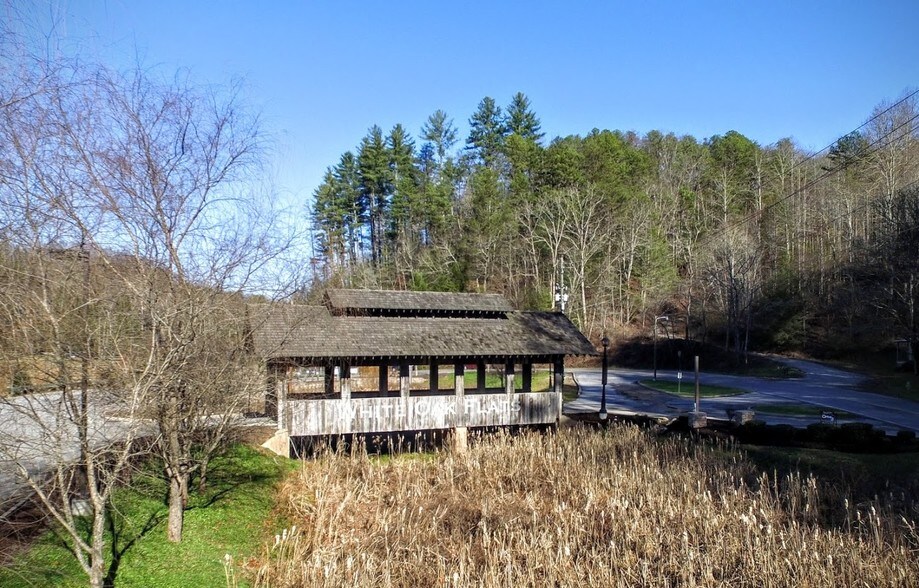 More Photos Of 849 Glades Rd, Gatlinburg Specialty For Sale