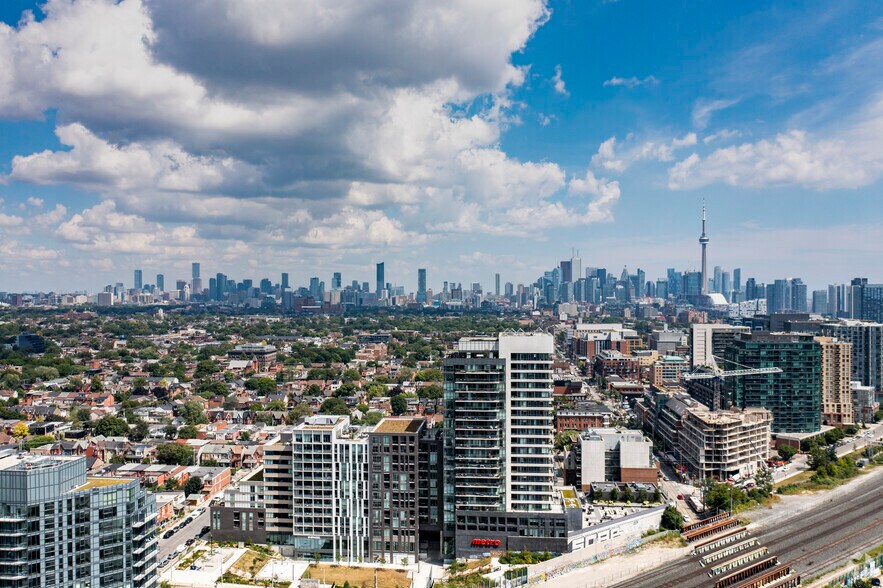 More Photos Of 11 Peel Ave, Toronto Apartments For Lease