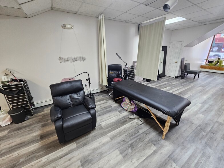 More Photos Of 117 S Warren St, Trenton Storefront Retail Residential For Sale