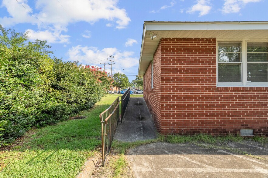 More Photos Of 6041 Indian River Rd, Virginia Beach Office Residential For Sale