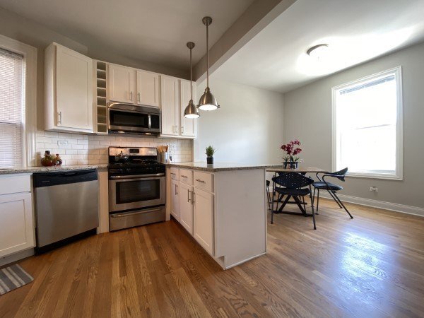 More Photos Of 4401-4403 N Clark St, Chicago Apartments For Lease