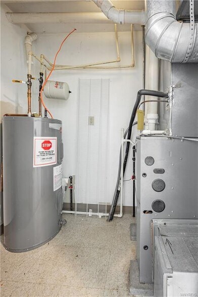 More Photos Of 6115 1st St, Newfane Office For Sale