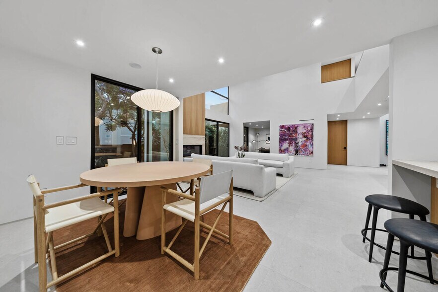 More Photos Of 7372 Fay Ave, La Jolla Multifamily For Sale