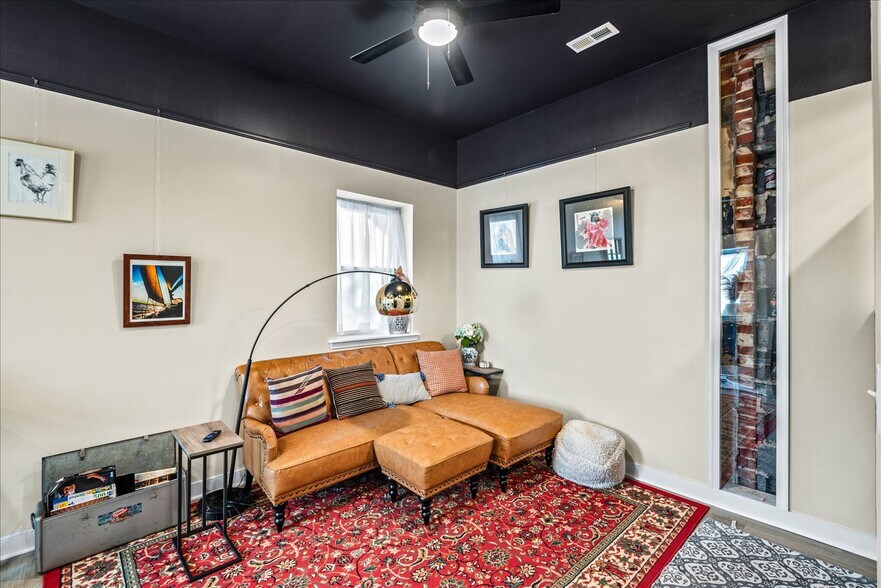 More Photos Of 10 Irving Ave N, Colonial Beach Apartments For Sale