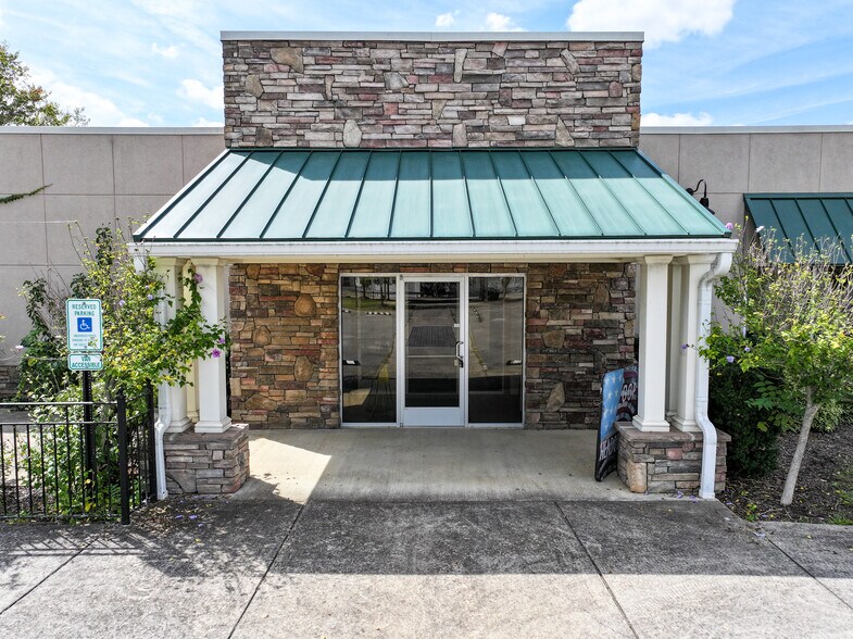 More Photos Of 904-918 Snapps Ferry Rd, Greeneville Storefront For Sale