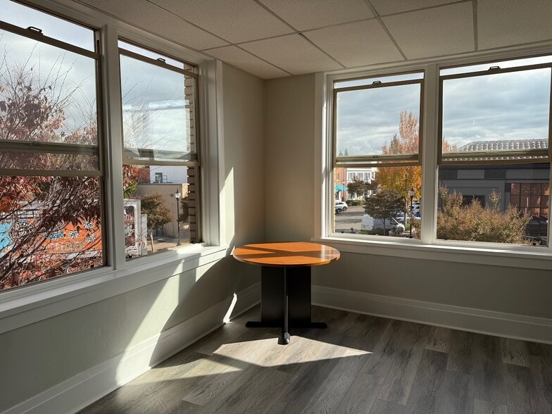 More Photos Of 101-107 Main St, Roseville Office For Lease