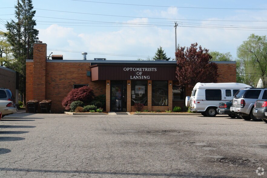 More Photos Of 2117 E Grand River Ave, Lansing Medical For Sale