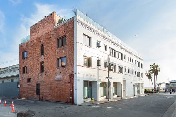 More Photos Of 8 Brooks Ave, Venice Apartments For Lease