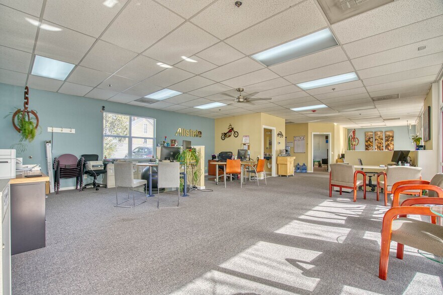 More Photos Of 201 Terry St, Longmont Storefront For Lease