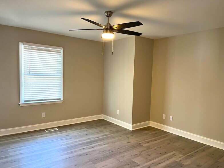 More Photos Of 108 Justice Heights St, Apex Medical For Lease