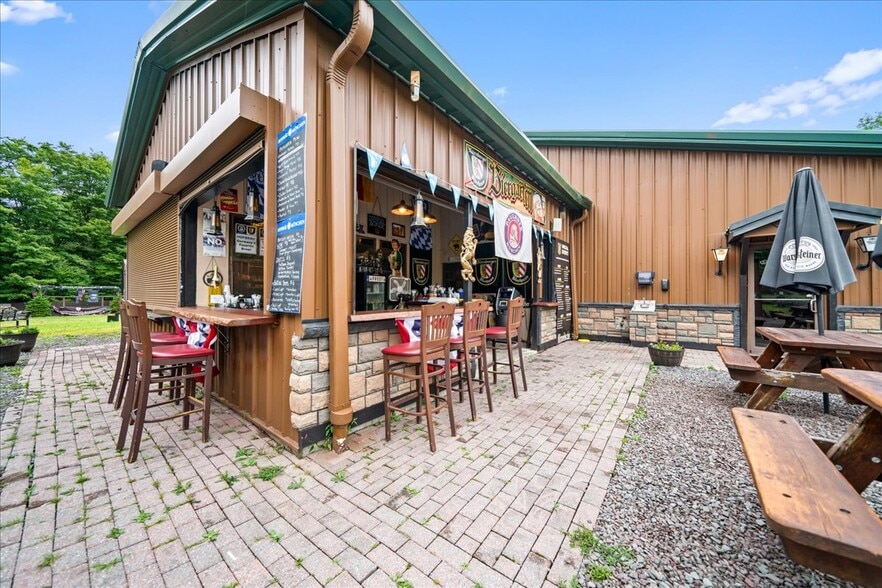 More Photos Of 2136 Lake Ariel Hwy, Lake Ariel Restaurant For Sale