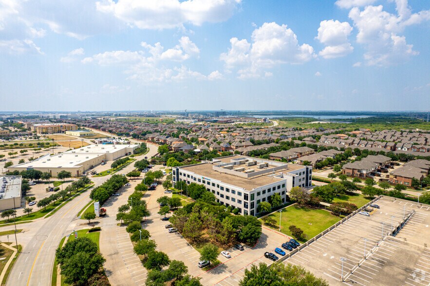 More Photos Of 1707 Market Place Blvd, Irving Office For Sale