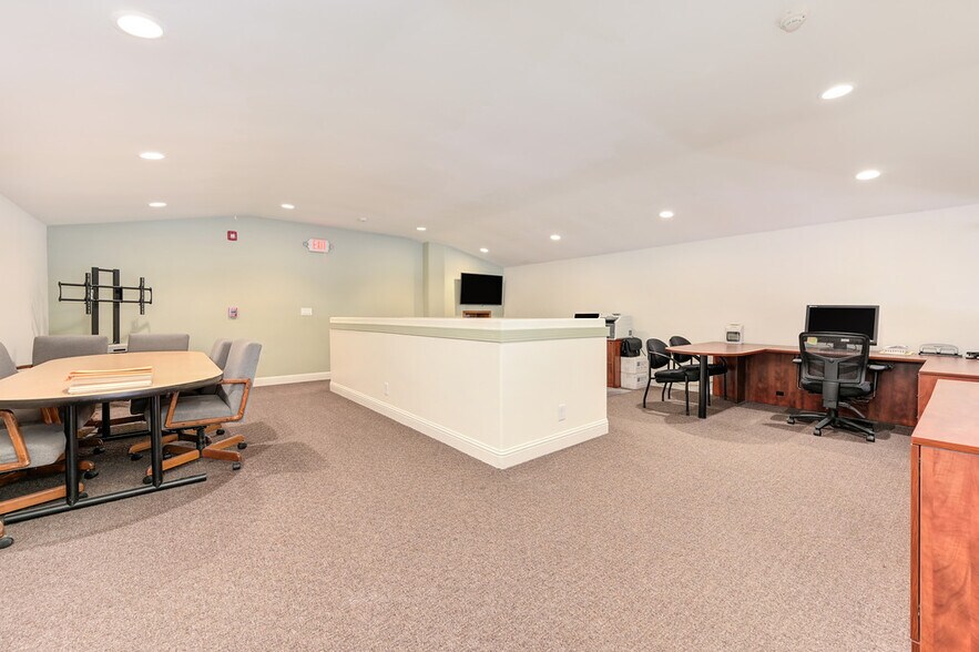 More Photos Of 27 S Main St, Colfax Storefront For Lease