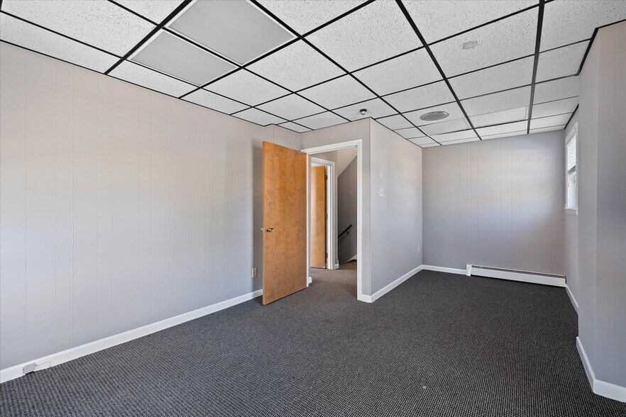 More Photos Of 52 Highland St, Worcester Office For Lease