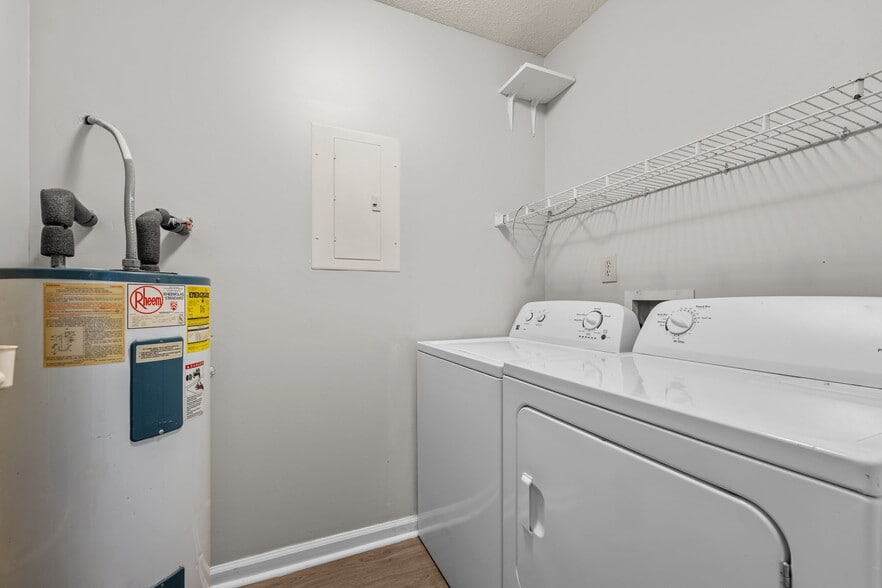 More Photos Of 920 Highland Ave, Greensboro Apartments For Sale