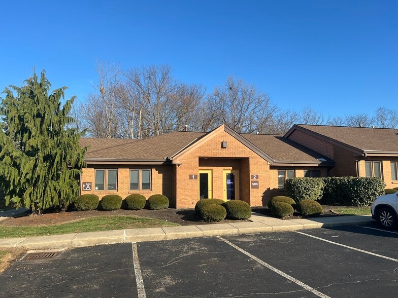 More Photos Of 1375 Kemper Meadow Dr, Forest Park Office Residential For Lease