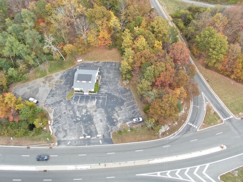 More Photos Of 409 Woodport Rd, Sparta Freestanding For Sale