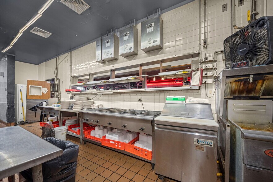More Photos Of 413 Wilson Ave, Tullahoma Restaurant For Sale