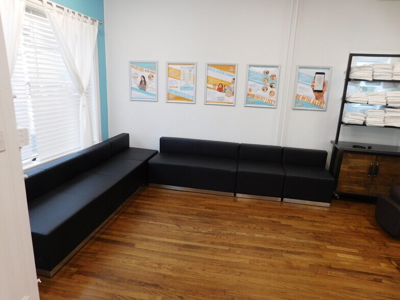 More Photos Of 52 Cedar Swamp Rd, Glen Cove Storefront Retail Residential For Lease