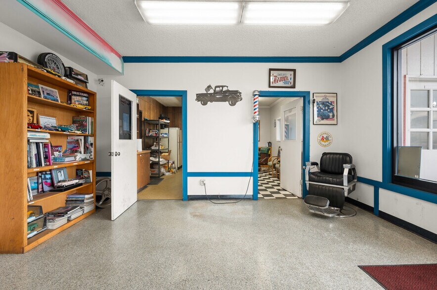 More Photos Of 3521 Franklin Blvd, Eugene Auto Dealership For Sale
