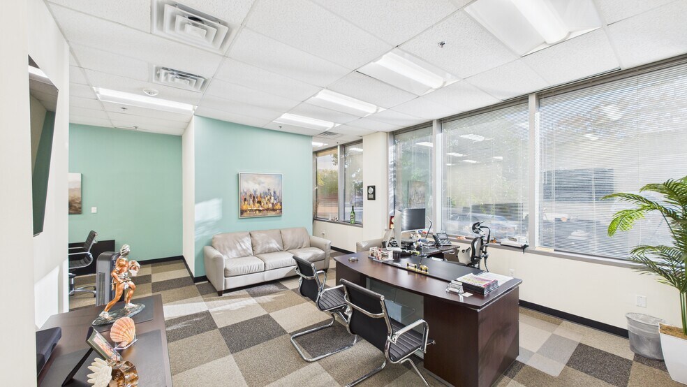 More Photos Of 14012-14018 Sullyfield Cir, Chantilly Medical For Lease