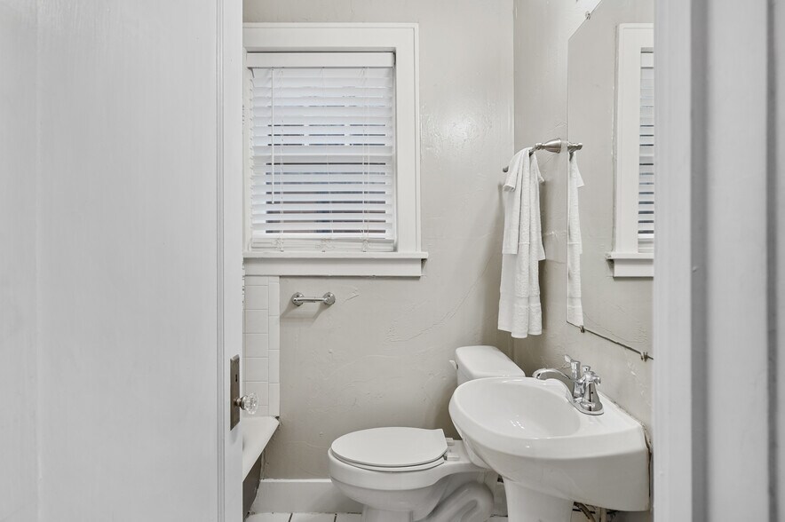 More Photos Of 515 NW 20th St, Oklahoma City Apartments For Sale