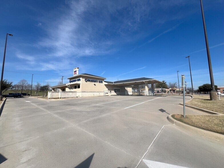More Photos Of W Glade Rd, Euless Unknown For Lease
