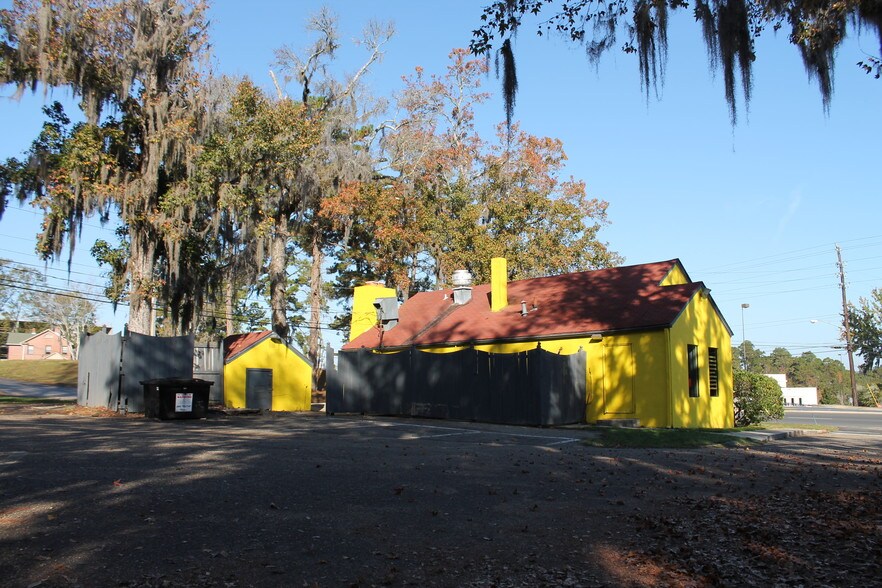 More Photos Of 2205 Apalachee Pky, Tallahassee Restaurant For Sale