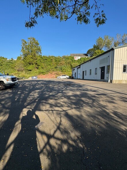 More Photos Of 42 Crestway, Hamden Warehouse For Sale
