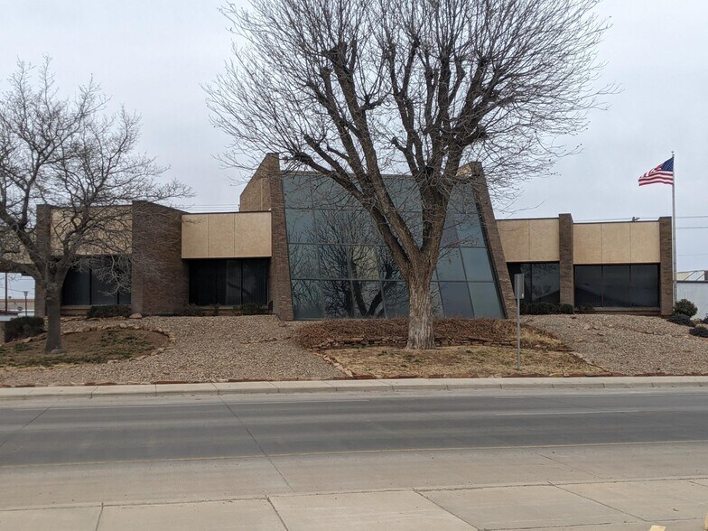 More Photos Of 400 W 1st St, Portales Office For Sale