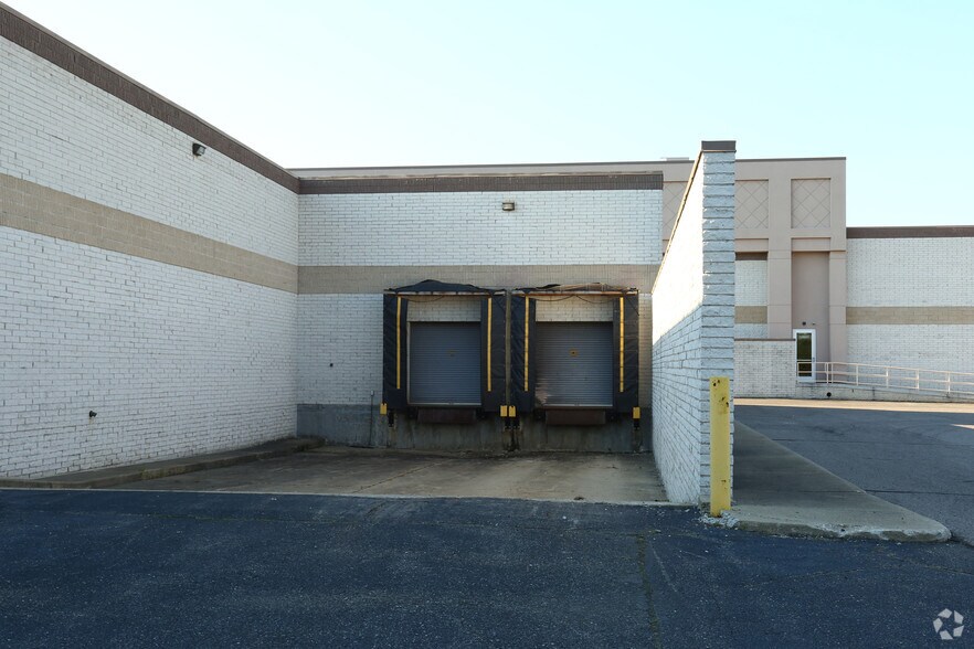 More Photos Of 2121 N Monroe St, Monroe General Retail For Lease