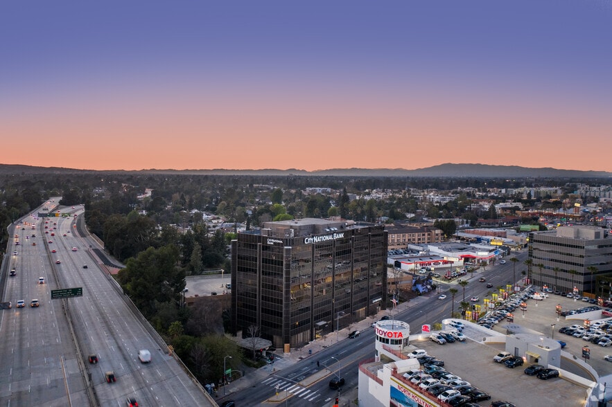 More Photos Of 4605 Lankershim Blvd, North Hollywood Office For Lease