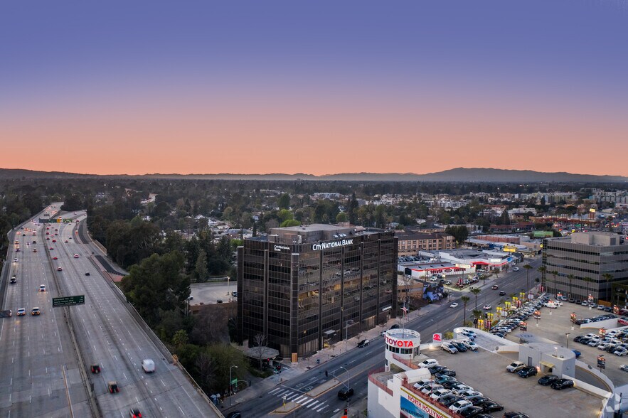 More Photos Of 4605 Lankershim Blvd, North Hollywood Office For Lease