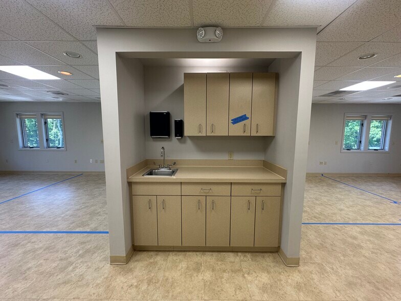 More Photos Of 1707 Atlantic Ave, Wall Township Office For Lease