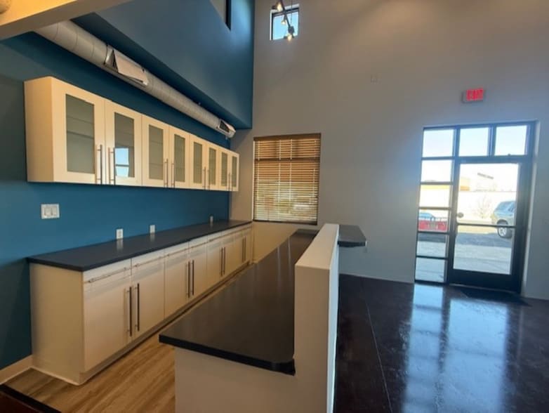 More Photos Of 2420 Midtown Plz NE, Albuquerque Warehouse For Lease