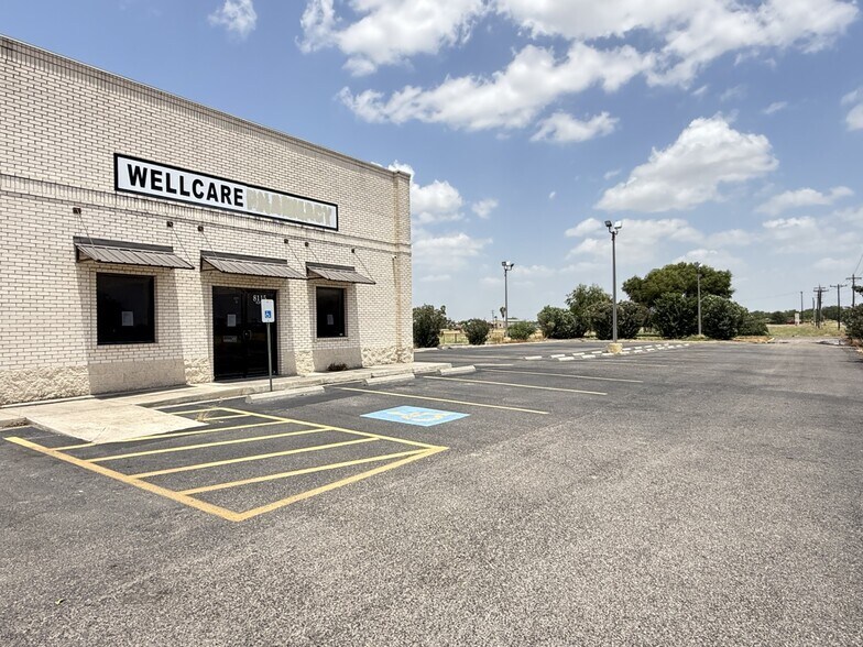 More Photos Of 8115 N Los Ebanos Rd, Mission Specialty For Lease