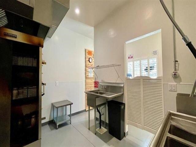 More Photos Of 620 E Sierra Ave, Portola Restaurant For Sale