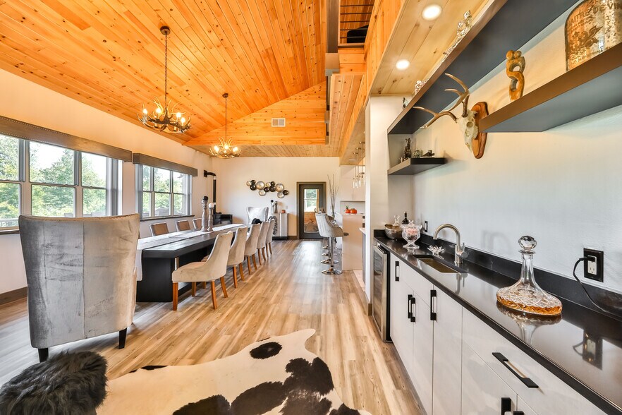 More Photos Of 19 Palsgraf Ct., Elka Park Showroom For Sale