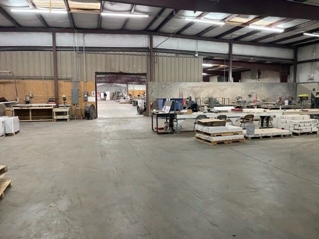 More Photos Of 175 Commerce Dr, Chatsworth Industrial For Lease