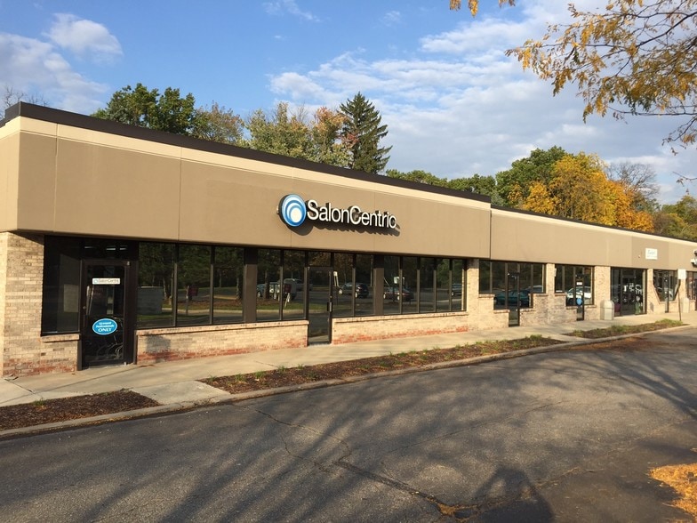 More Photos Of 6012-6054 Rochester Rd, Troy General Retail For Lease