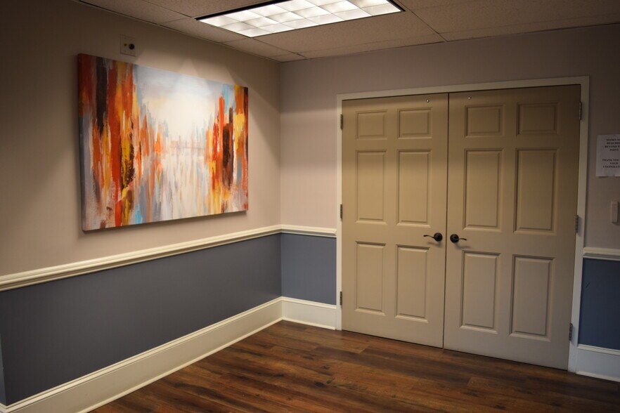 More Photos Of 401 E Marlton Pike, Cherry Hill Office For Lease