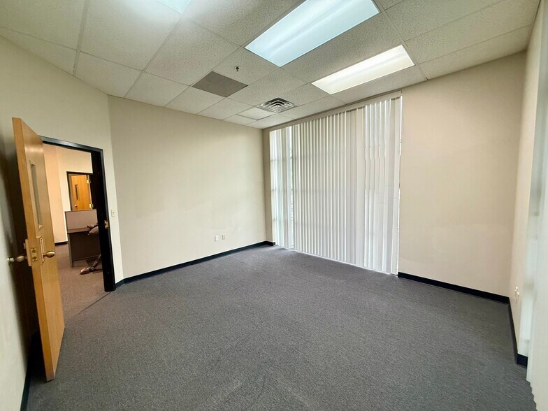 More Photos Of 301 Stag Industrial Blvd, Lake Saint Louis Light Manufacturing For Lease