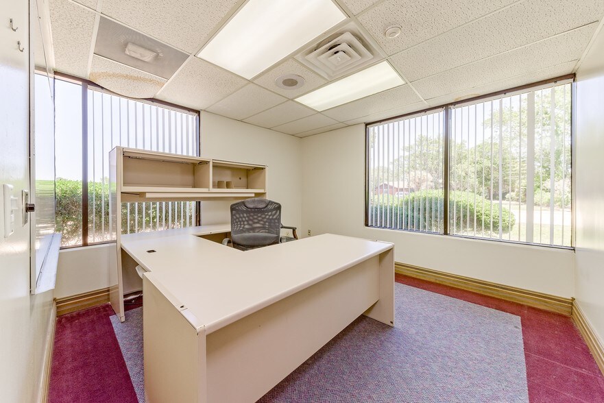 More Photos Of 5018 Spring Park Rd, Jacksonville Office For Lease