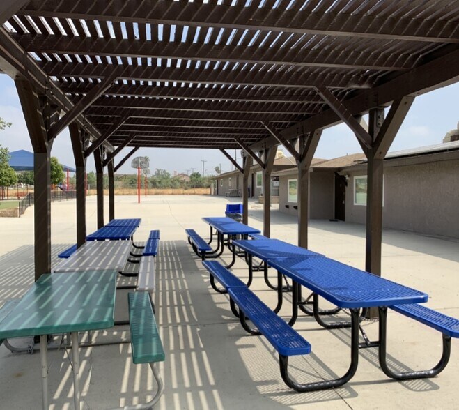 More Photos Of 9904 Bloomington Ave, Bloomington Schools For Lease