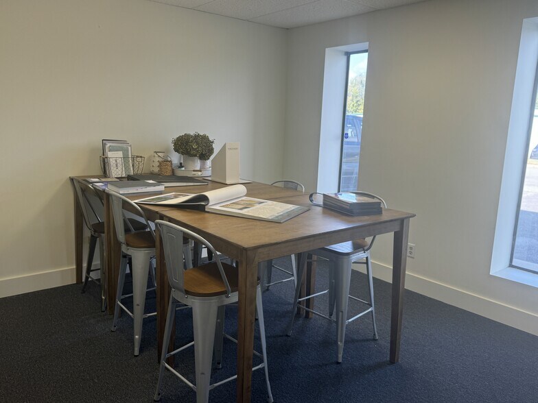 More Photos Of 3411 Trade Dr, Huntsville Warehouse For Sale