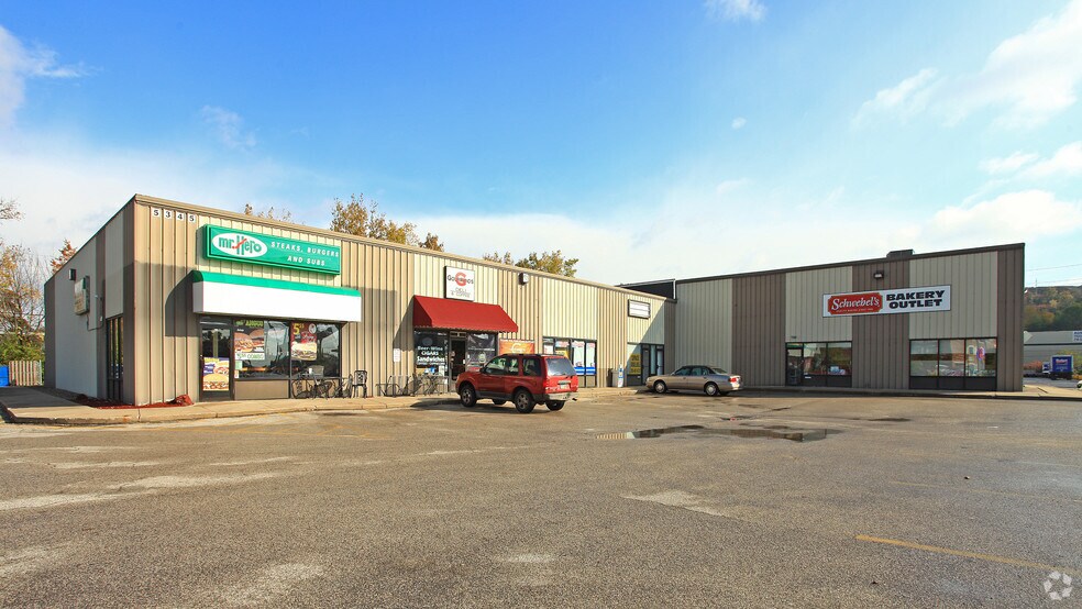 More Photos Of 5345 Canal Rd, Valley View Flex For Lease