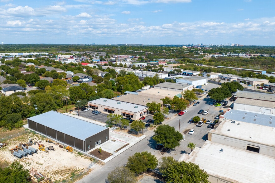 More Photos Of 7822 Fortune Dr, San Antonio Warehouse For Lease